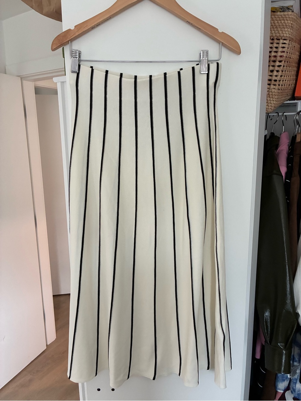 MangoCream Vertical-Stripe Knit Midi Skirt